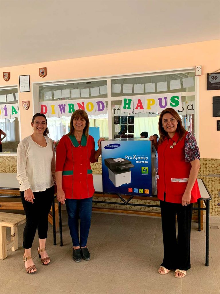 Fundación IARA entregó una fotocopiadora a la Escuela 1031